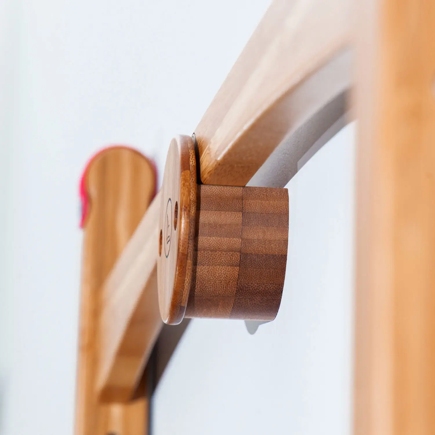 Leandesk Wall Hanger - Image 2