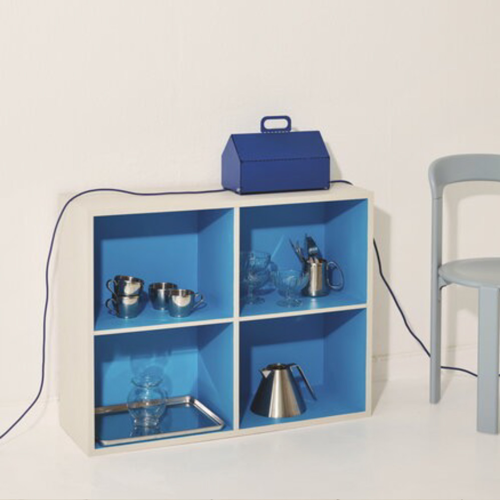 Pedestal Cable House